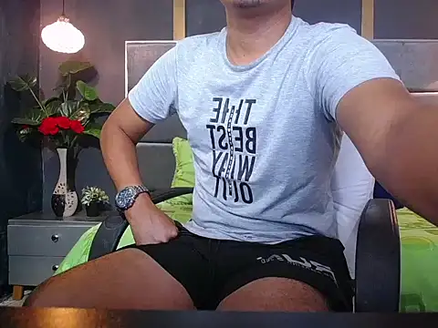 noah oliver1 online show from June 3, 2026, 12:13 am