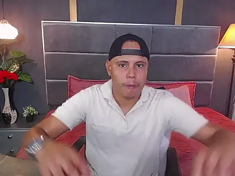 noah oliver1 online show from June 11, 2026, 1:16 am