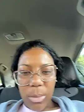 HoneyXeek online show from April 27, 2026, 8:18 pm