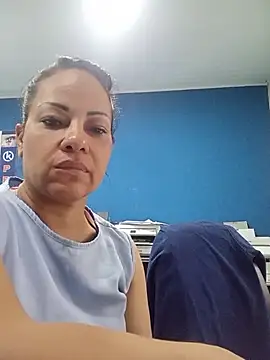 luhpimentinha01 online show from June 3, 2026, 9:09 pm