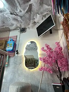 IsabellaMariet online show from June 28, 2026, 2:23 pm