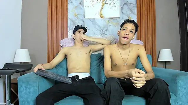 LOVE GUYS1 online show from May 7, 2026, 1:49 pm