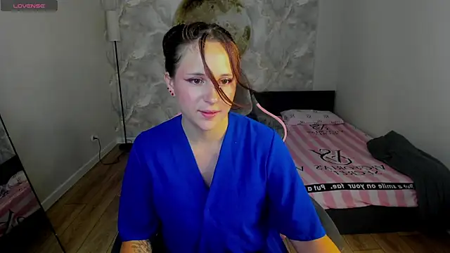Julia Shyy online show from July 5, 2026, 1:45 am