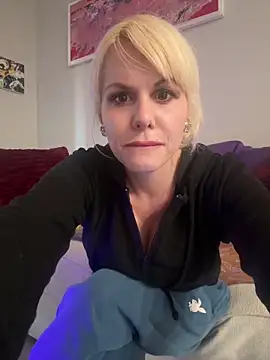 Ever Hayden online show from April 29, 2026, 1:10 am