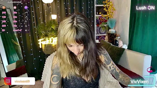VivVixen online show from June 19, 2026, 3:49 pm