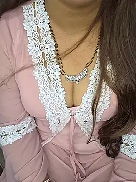 Snapshot of Dreamy_Gauri chatting on August 2, 2026, 11:19 am Dreamy Gauri online show from August 2, 2026, 11:19 am