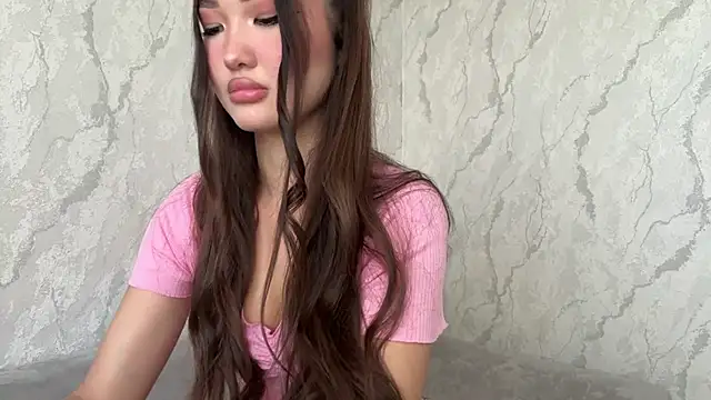 Snapshot of Violet_Mur chatting on May 6, 2026, 4:52 am Violet Mur online show from May 6, 2026, 4:52 am