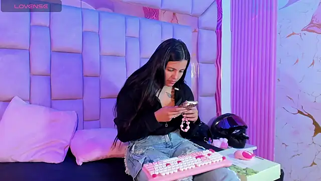 Anal Temptation online show from June 4, 2026, 1:06 pm