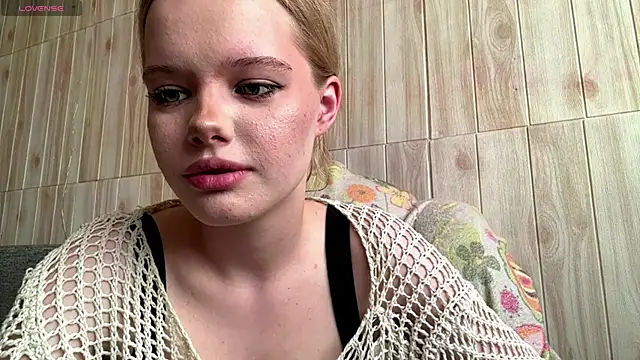 Malinwitch online show from June 25, 2026, 2:10 pm