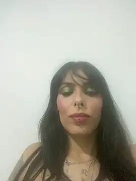 Snapshot of Malevola0 chatting on May 9, 2026, 2:39 am Malevola0 online show from May 9, 2026, 2:39 am