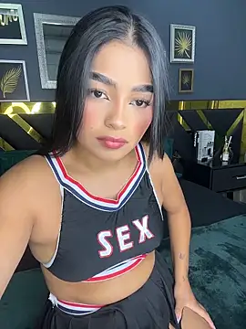 EvasBlazeXXX online show from May 19, 2026, 5:14 am