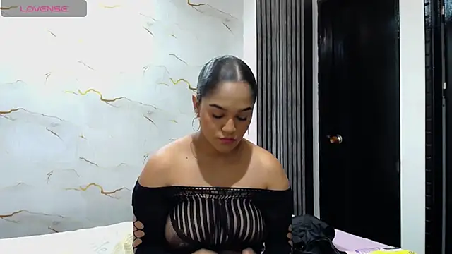 Liaa cams online show from June 26, 2026, 3:00 am