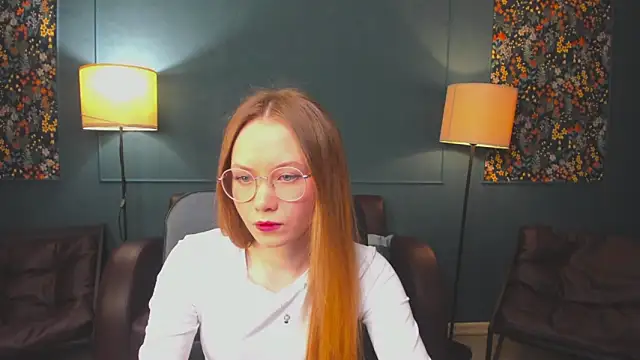 FloraLarsson online show from May 17, 2026, 10:00 am