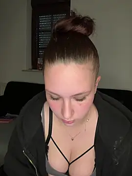 CuteBeaX online show from June 16, 2026, 7:05 pm