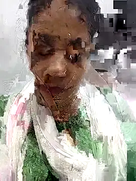 Simmi-00 online show from May 4, 2026, 5:14 am
