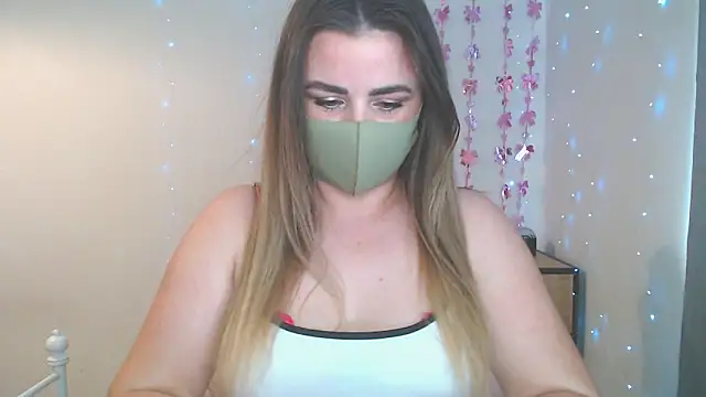 MillaVelvet online show from May 7, 2026, 10:53 am