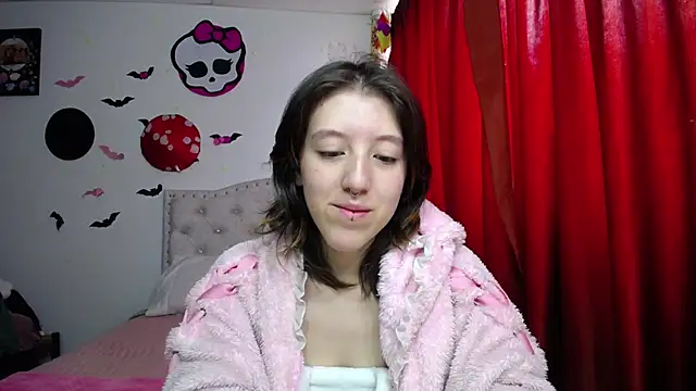 Snapshot of Blair_y_Briar chatting on July 14, 2026, 6:13 pm Blair y Briar online show from July 14, 2026, 6:13 pm