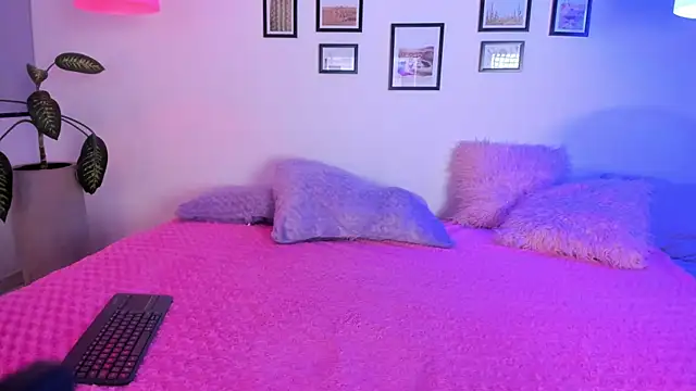 Snapshot of Kendaall_sweet chatting on June 4, 2026, 3:12 am Kendaall sweet online show from June 4, 2026, 3:12 am