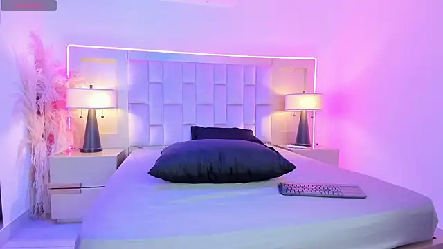 StefannyLizz online show from June 1, 2026, 4:52 pm