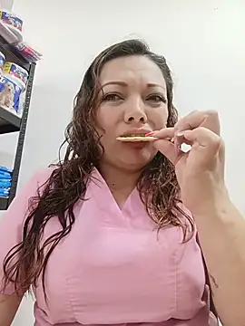 SAMANTHA--02 online show from May 25, 2026, 12:33 pm