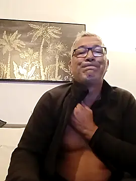 Soloyan online show from September 23, 2025, 4:48 am