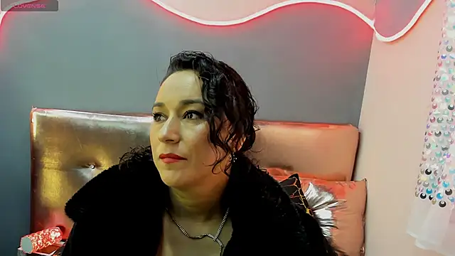 Elizabeth bennett online show from May 14, 2026, 1:18 pm