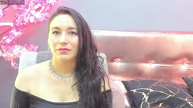 Elizabeth bennett online show from June 23, 2026, 4:27 pm
