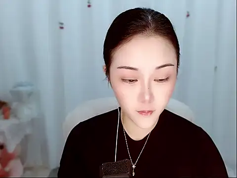 Snapshot of Amy-cnbaby chatting on June 6, 2026, 1:32 am Amy-cnbaby online show from June 6, 2026, 1:32 am