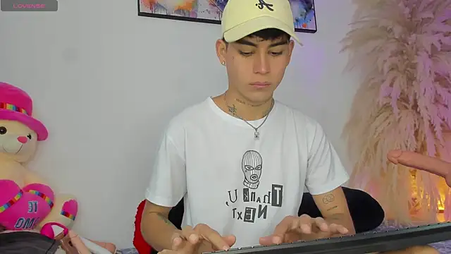 lukasstrong  online show from August 6, 2026, 4:31 pm