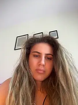 SensualQueenX online show from May 25, 2026, 8:09 am