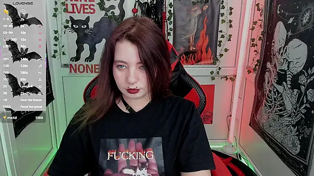 Snapshot of PurpleRune chatting on June 28, 2026, 10:43 am PurpleRune online show from June 28, 2026, 10:43 am