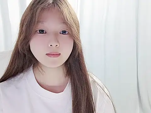 Yangirl520 online show from June 3, 2026, 8:17 am