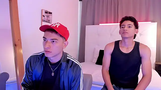 Snapshot of Alejo-and-Thiago chatting on May 3, 2026, 1:17 pm Alejo-and-Thiago online show from May 3, 2026, 1:17 pm
