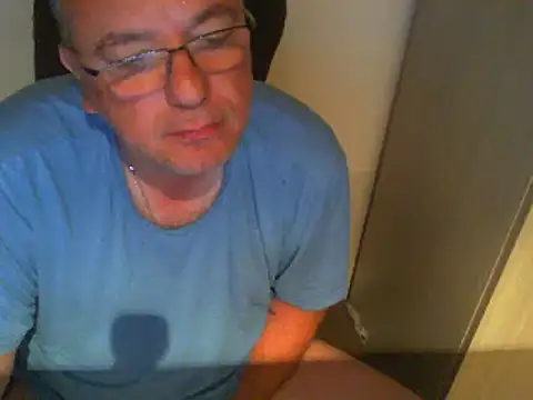 Snapshot of GeorgeCarlo chatting on May 18, 2026, 6:03 pm GeorgeCarlo online show from May 18, 2026, 6:03 pm