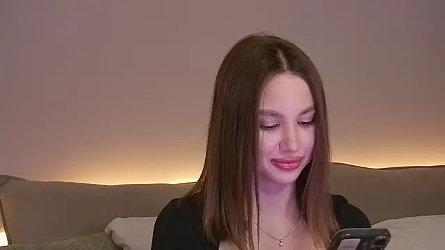 StefaEvans online show from May 19, 2026, 4:35 pm
