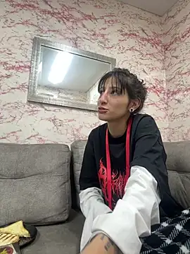 Snapshot of Evelin_Hellsing chatting on June 11, 2026, 2:37 pm Evelin Hellsing online show from June 11, 2026, 2:37 pm