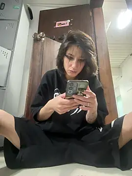 Snapshot of Evelin_Hellsing chatting on June 16, 2026, 12:13 am Evelin Hellsing online show from June 16, 2026, 12:13 am