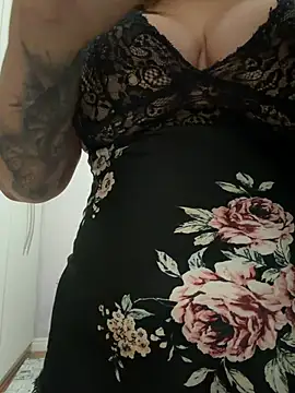 Snapshot of Mariiii_morena chatting on July 1, 2026, 9:00 am Mariiii morena online show from July 1, 2026, 9:00 am