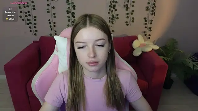 Snapshot of Eva_Th0mpson chatting on July 7, 2026, 12:57 am Eva Th0mpson online show from July 7, 2026, 12:57 am