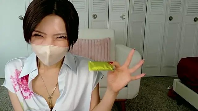 Naomi 00122 online show from May 9, 2026, 2:11 pm