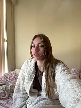Snapshot of daisycollins chatting on July 10, 2026, 12:26 am daisycollins online show from July 10, 2026, 12:26 am