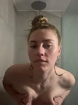Snapshot of daisycollins chatting on July 10, 2026, 1:03 pm daisycollins online show from July 10, 2026, 1:03 pm