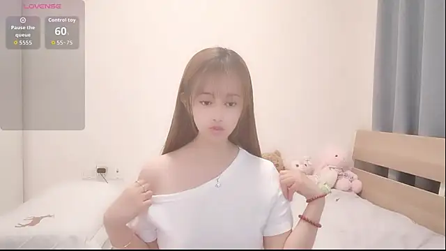 inlkitte-sweet online show from May 11, 2026, 2:45 pm