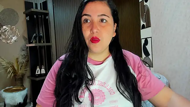 BBWLuxuryMuse online show from May 18, 2026, 11:16 am