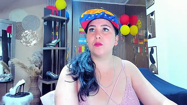Snapshot of BBWLuxuryMuse chatting on July 8, 2026, 11:15 am BBWLuxuryMuse online show from July 8, 2026, 11:15 am