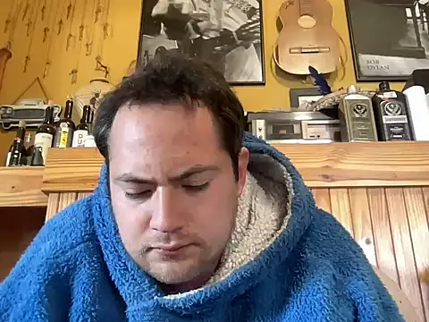 Snapshot of alecsgzz chatting on May 17, 2026, 1:51 pm alecsgzz online show from May 17, 2026, 1:51 pm