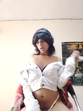 Liil bunny online show from May 15, 2026, 3:19 pm
