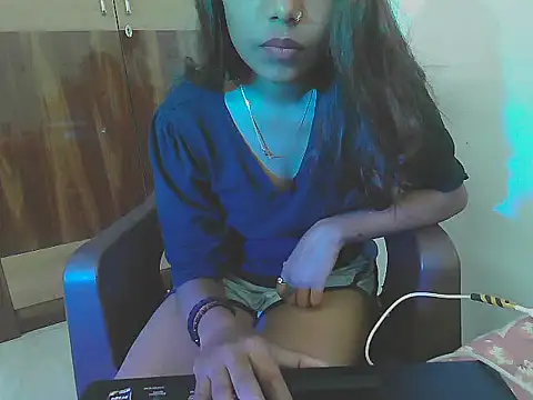 Officialsalini online show from May 3, 2026, 5:57 am