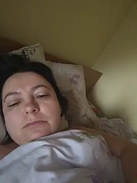 EmmaEmmy40 online show from June 7, 2026, 4:16 am