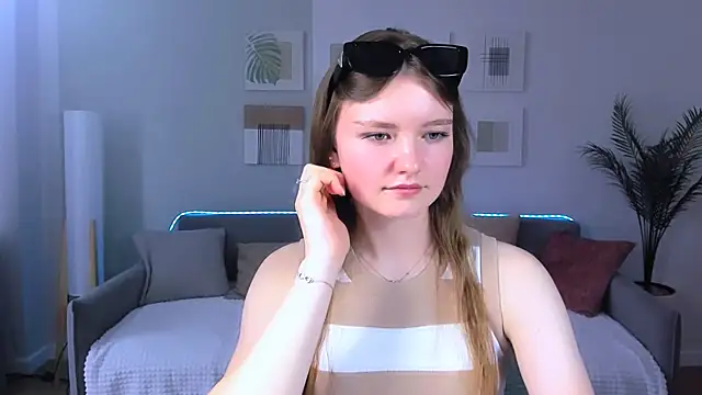 LookEva online show from June 24, 2026, 11:20 am